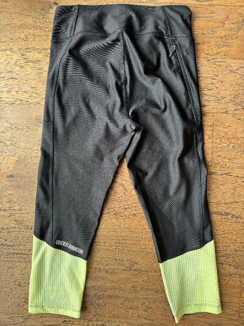 Under Armour crop pants (size medium)